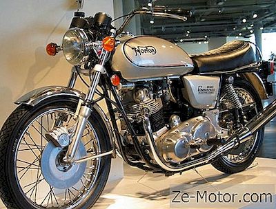 2017 Quail Motorcycle Gathering Om Het Norton Commando Te Vieren