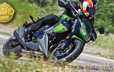 Mejor Estándar: Kawasaki Z1000 - Diez Mejores Bicicletas De 2011