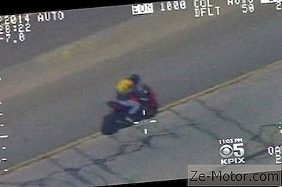 Busted! Motocycliste Pris En Flagrant Délit Par Un Avion De Police