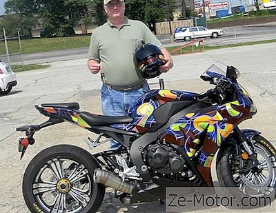 Ride For Kids: Indiana Man Vince Il Cbr1000Rr Personalizzato Disegno