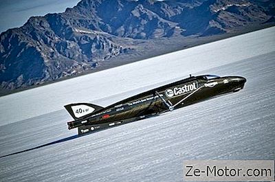 Triumph Castrol Rocket En Démonstration À Dallas Ims Show